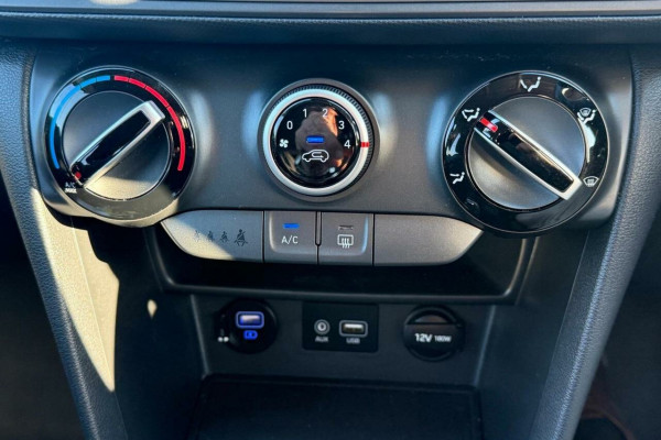 2020 Hyundai KONA OS.3 Active SUV Image 13