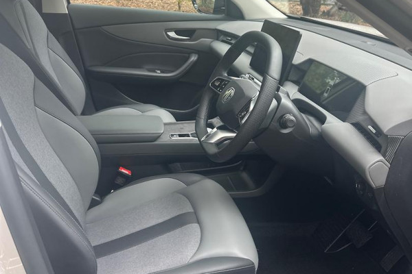 2025 MG MGS5 EV ZS3EM Essence 62 SUV Image 12