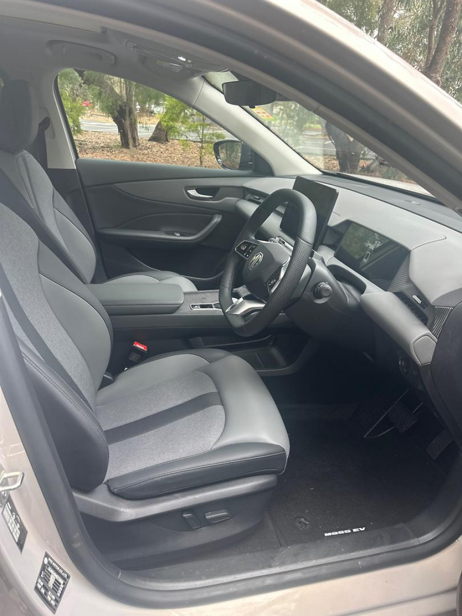 2025 MG MGS5 EV ZS3EM Essence 62 SUV Image 12