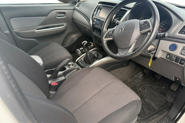2015 MY16 Mitsubishi Triton MQ GLS Ute Image 9