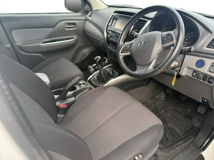 2015 MY16 Mitsubishi Triton MQ GLS Ute Image 9