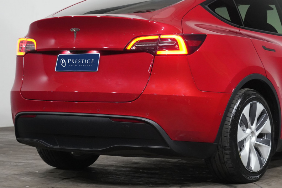 2023 Tesla Model Y  Rear-Wheel Drive SUV Image 4