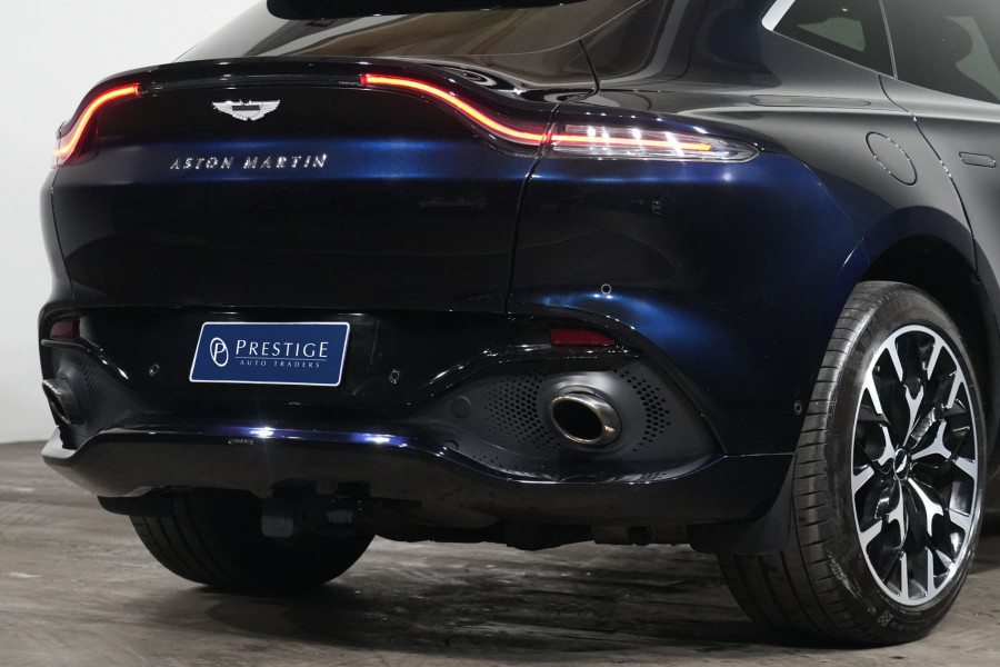 2021 Aston Martin DBX SUV Image 8