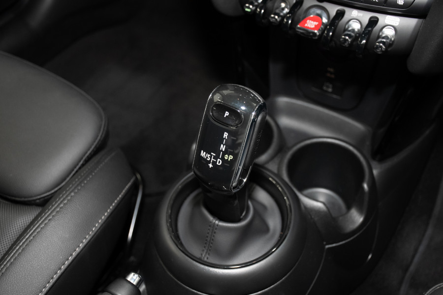 2023 MINI Cooper S Classic Hatch Image 15