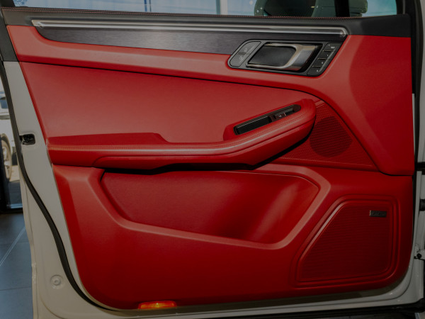 2022 MY23 Porsche Macan 95B GTS SUV image 26
