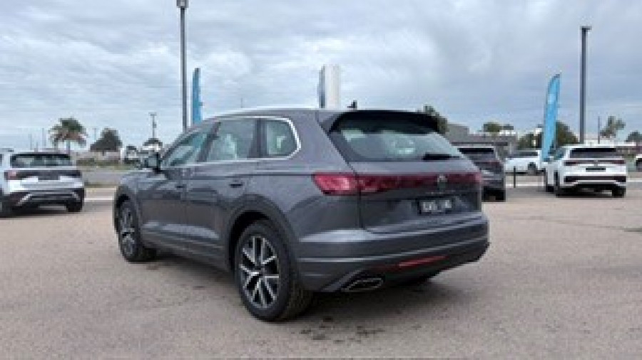 2024 Volkswagen Touareg RC 210TDI Elegance SUV Image 4