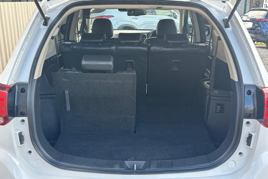 2021 Mitsubishi Outlander ZL LS SUV Image 21