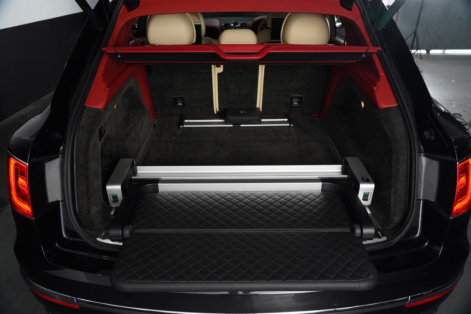 2016 Bentley Bentayga First Edition W12  SUV Image 25