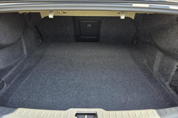 2022 Volvo S60  B5 Inscription Sedan Image 2