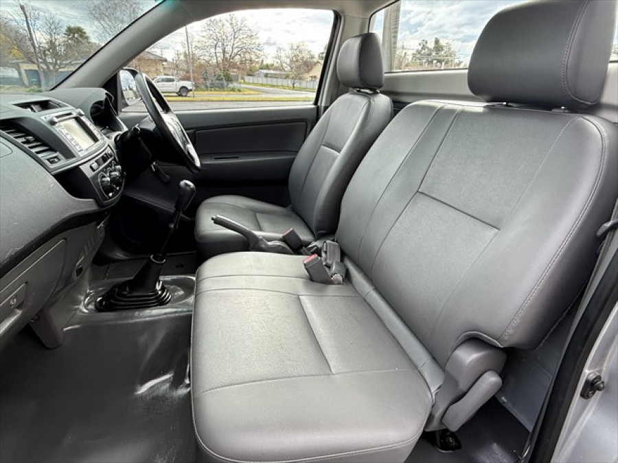 2015 MY14 Toyota HiLux WorkMate Single Cab Chassis Image 12