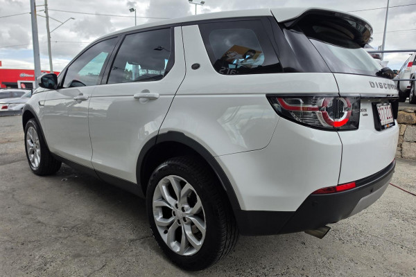 2017 Land Rover Discovery Sport L550 TD4 HSE SUV Image 11