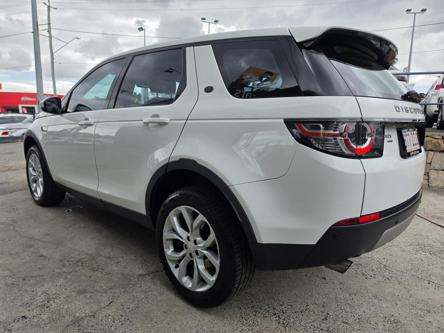 2017 Land Rover Discovery Sport L550 TD4 HSE SUV Image 11