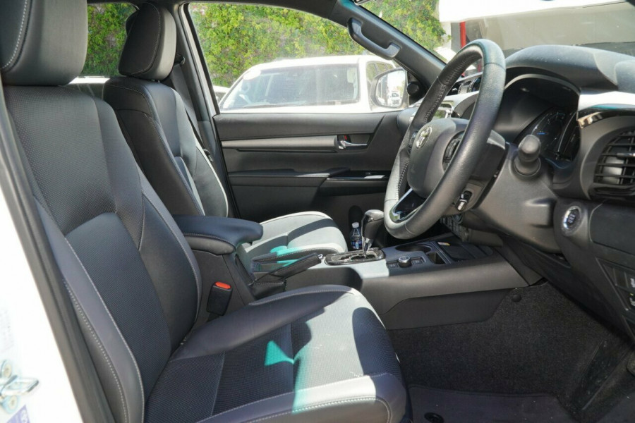 2024 Toyota HiLux GUN126R Rogue 48V Ute Image 8