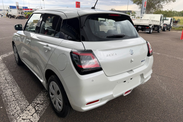 2025 Suzuki Swift Hybrid Hybrid SUV Image 6