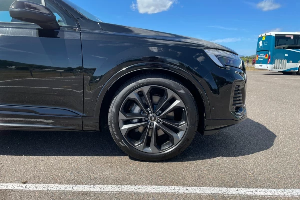 2025 Audi Q7 4M TDI 170kW SUV Image 9
