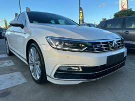 2017 MY18 Volkswagen Passat B8 206TSI R-Line Sedan image 2