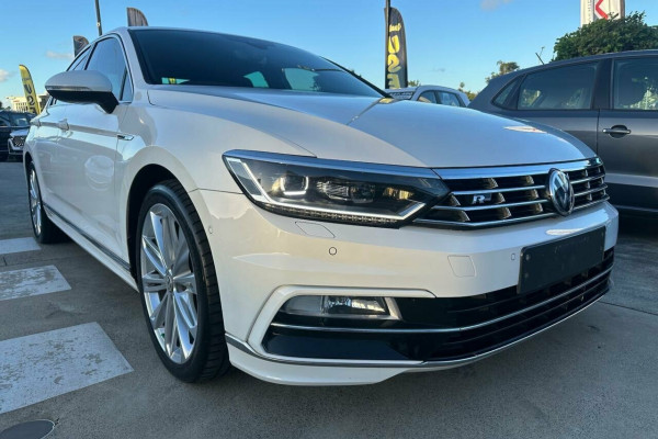 2017 MY18 Volkswagen Passat B8 206TSI R-Line Sedan