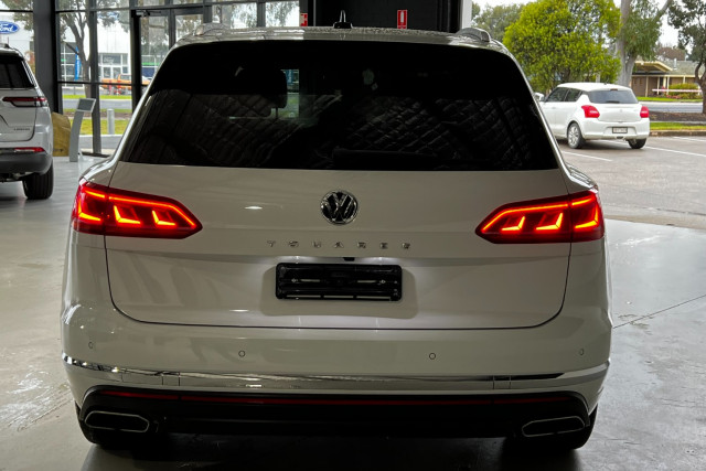 2019 Volkswagen Touareg Launch Edition