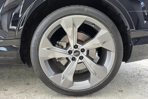 2022 Audi Q7 4M 55 TFSI S line SUV Image 31