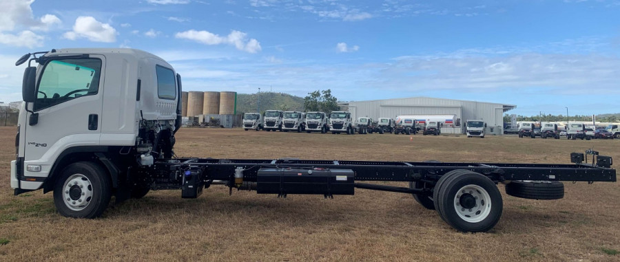 2025 Isuzu FSR 140/120-240 AM R56 Cab Chassis Image 6