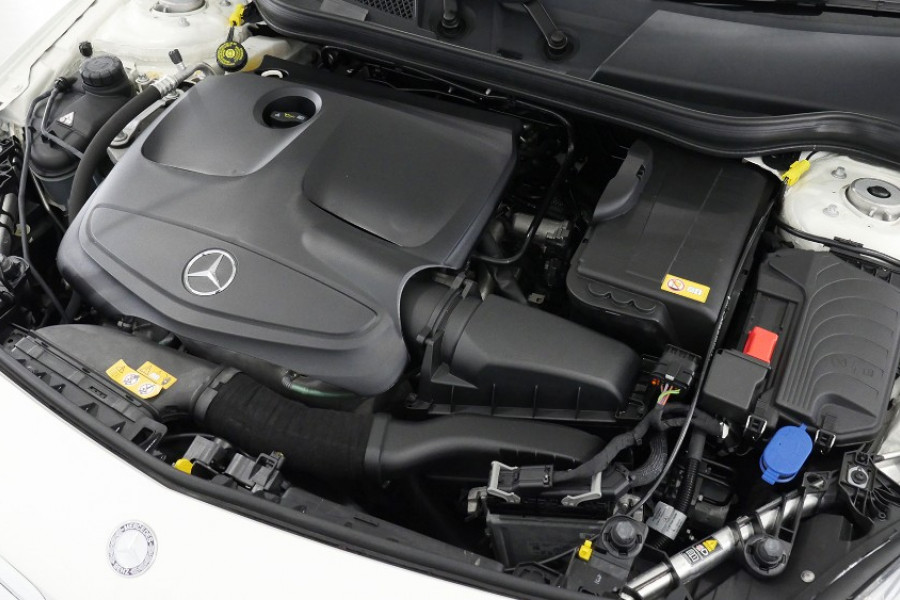 2014 Mercedes-Benz A Class W176 A200 Hatchback Image 19