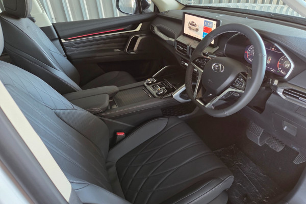 2026 MY25 LDV D90 Executive Wagon Image 9