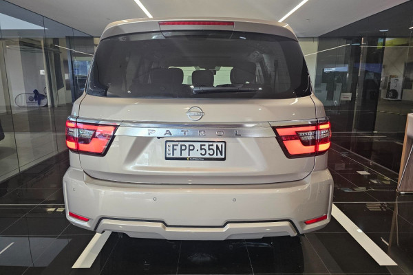 2024 Nissan Patrol Y62 Series 5 Ti-L SUV Image 5