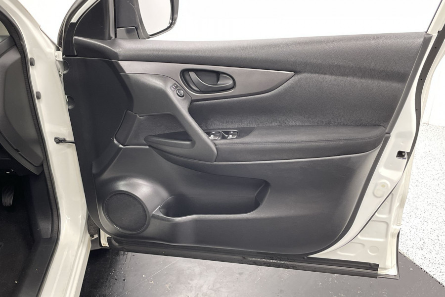 2018 Nissan QASHQAI ST Wagon Image 18