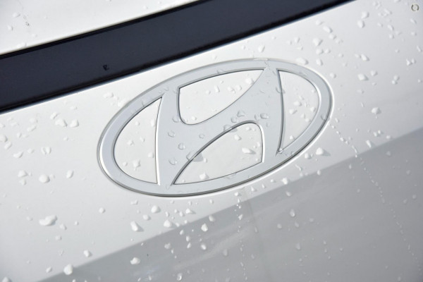 2026 MY27 Hyundai Staria Load US4.V4  Van Image 11