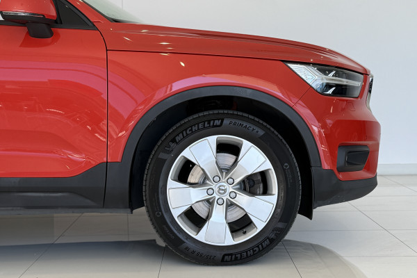 2021 Volvo XC40 XZ T4 Momentum SUV Image 5