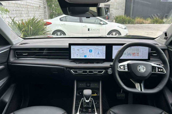 2026 MG HS Plug-in Hybrid Essence SUV Image 10