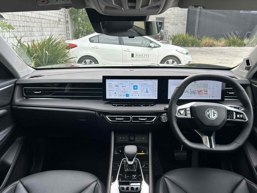 2026 MG HS Plug-in Hybrid Essence SUV Image 10