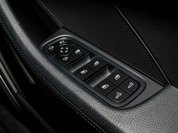 2021 MY22 Porsche Panamera 971 Sedan image 25