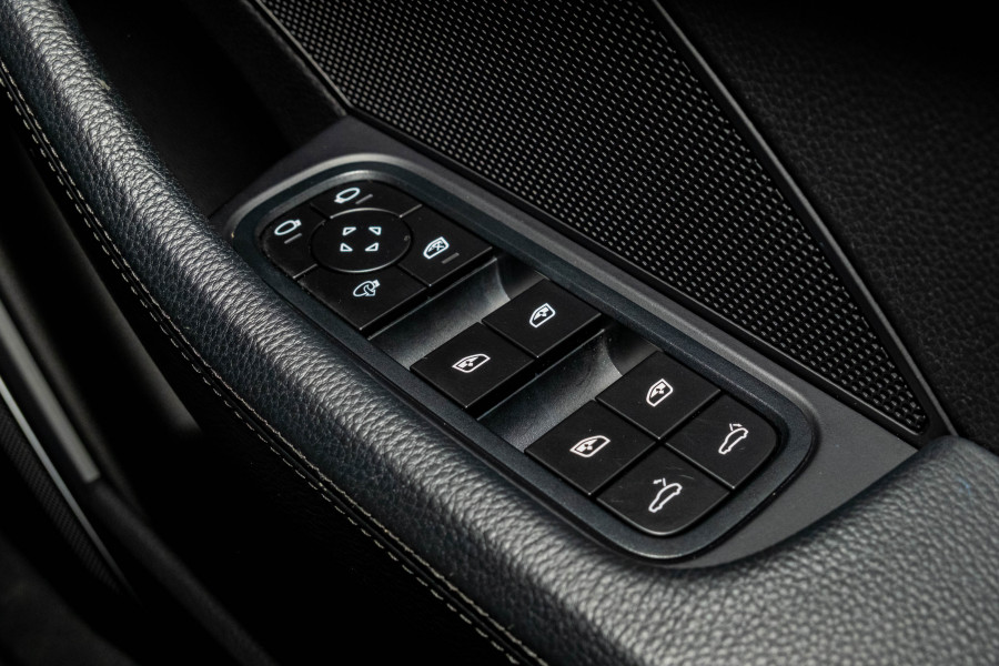 2021 MY22 Porsche Panamera 971 Sedan
