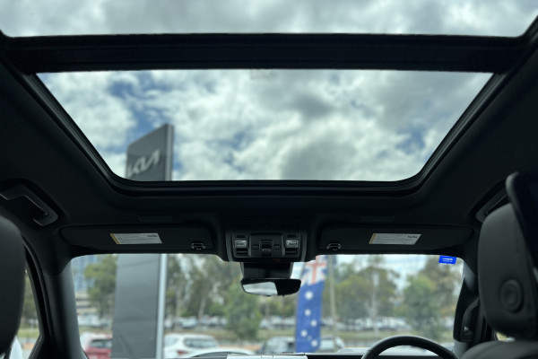 2025 Holden Yukon Denali Wagon Image 14