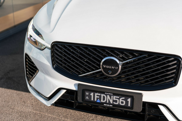 2026 Volvo XC60 UZ Ultra T8 Plug-in Hybrid Dark SUV Image 11