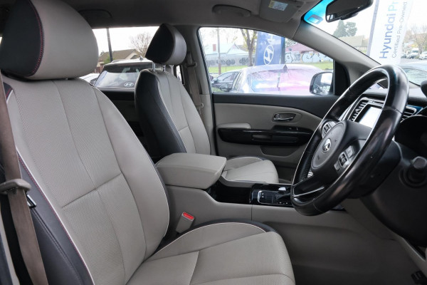 2017 MY18 Kia Carnival YP SLi Van Image 14