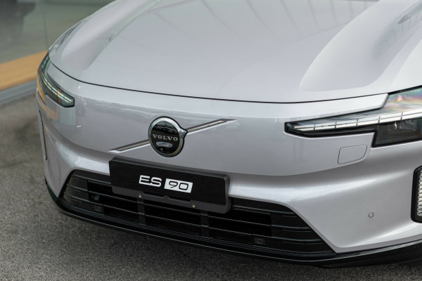 2025 MY26 Volvo ES90  Ultra Single Motor Sedan Image 11