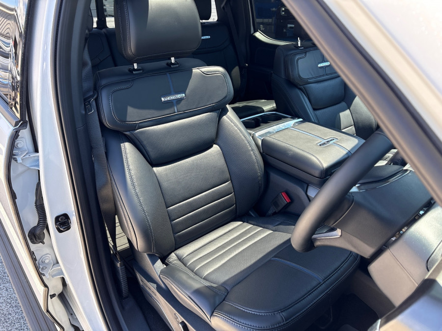 2024 Ford F-150  Platinum Dual Cab Image 10