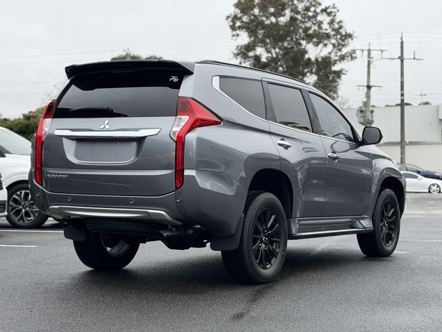 2019 Mitsubishi Pajero Sport QE Black Edition SUV Image 5