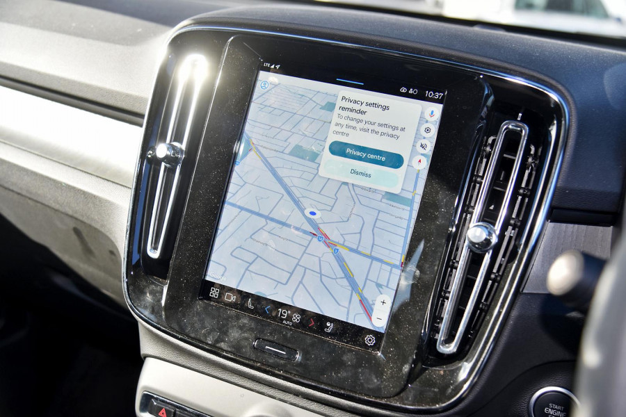 2025 Volvo XC40 XZ Plus B4 SUV Image 22