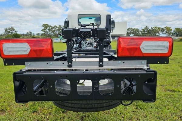 2025 Isuzu FRR 110-240 AM D53 Cab Chassis Image 11
