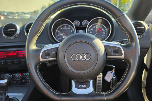 2009 Audi TTS 8J  Convertible Image 22