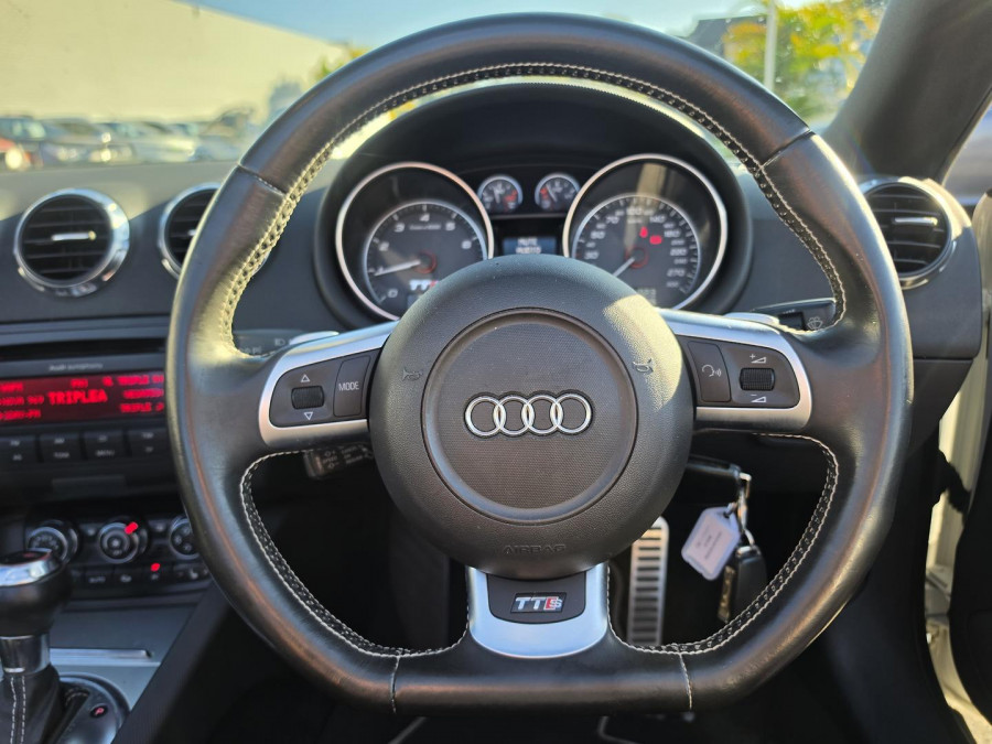 2009 Audi TTS 8J  Convertible Image 22