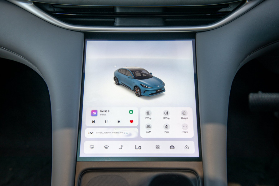 2026 MG IM6 PERFORMACE 100KWH SUV Image 16