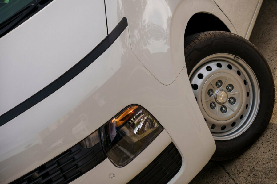 2026 Hyundai Staria Load US4.V3  Van Image 6