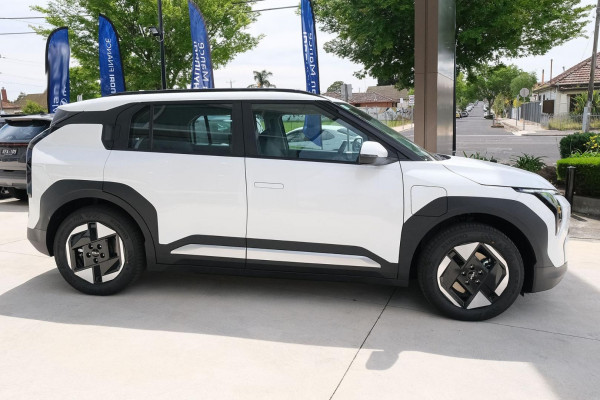 2026 MY27 Kia EV3 SV Air Long Range SUV Image 5