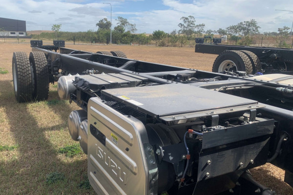 2025 Isuzu  FXD 170-355 AT R62 Cab Chassis Image 9
