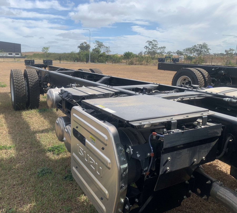 2025 Isuzu  FXD 170-355 AT R62 Cab Chassis Image 9