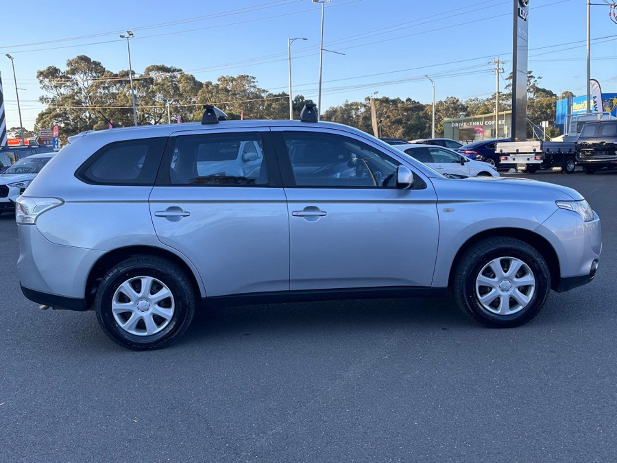 2012 MY13 Mitsubishi Outlander ZJ ES SUV Image 16